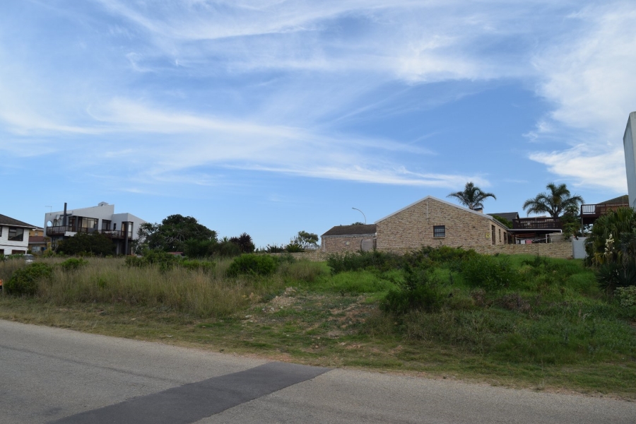  Bedroom Property for Sale in Wavecrest Eastern Cape